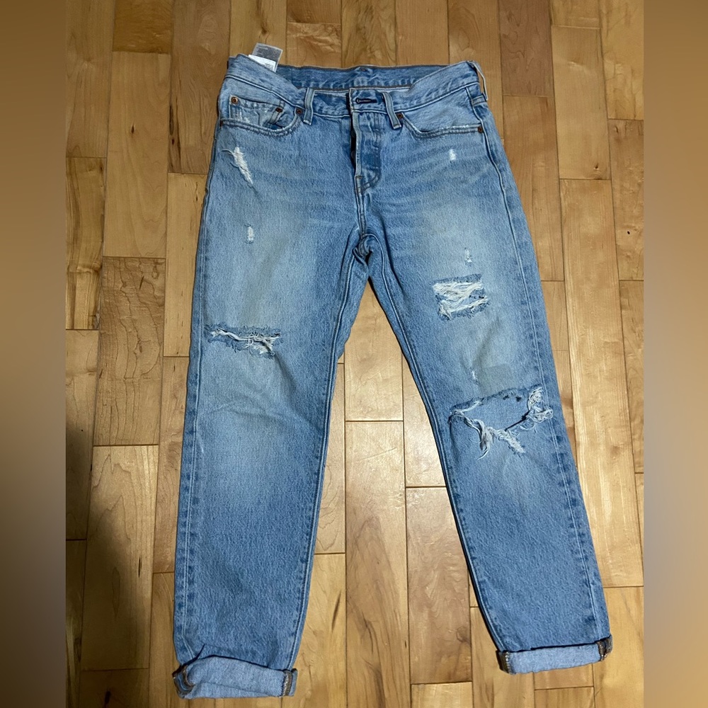 Levi’s mom jeans
